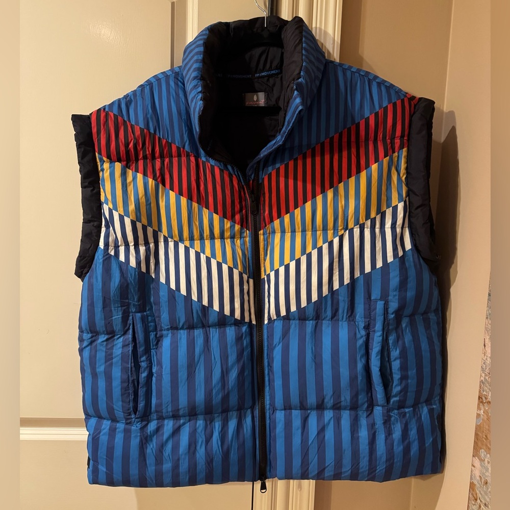 Free People In A Bubble Printed Puffer Vest - Picture 4 of 6